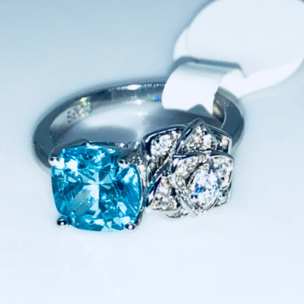 925 Swiss 3Ct. Cushion Blue Topaz&White Topaz Sz6